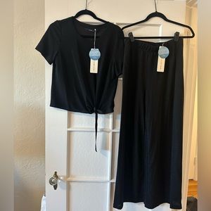 Brand New Gloria Sparkly Black Stretchy two piece matching Set size L